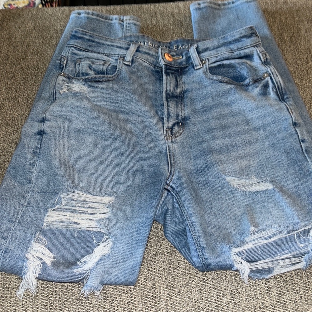 RIPPED SKINNY JEANS
